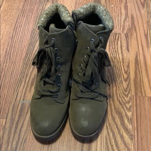 Universal thread Aveline fashion boots green